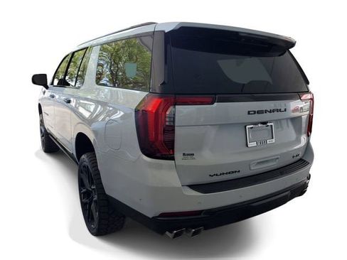 New 2026 GMC Yukon XL Denali w/ Sun & Power Step Package AWD/4WD image 4