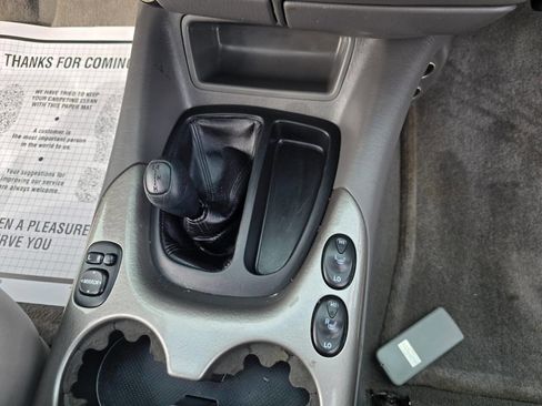 Used 2004 Toyota Sequoia Limited image 29