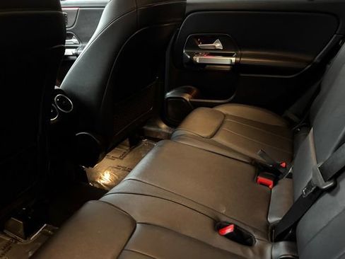 Used 2021 Mercedes-Benz GLB 250 w/ Premium Package image 13