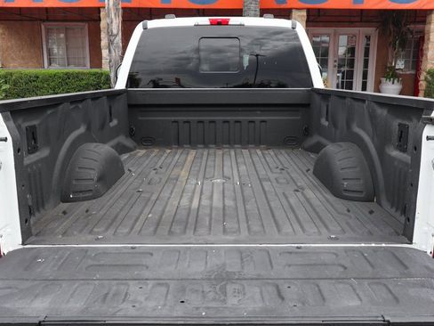 Used 2022 Ford F250 Platinum w/ FX4 Off-Road Package image 9