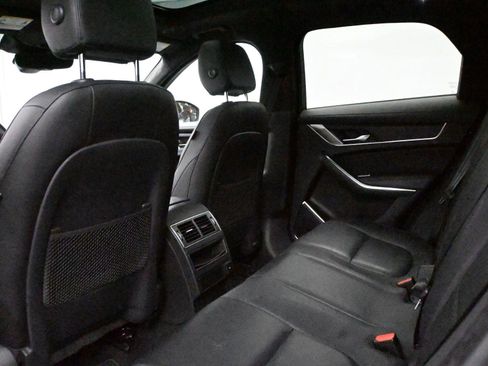 Used 2022 Jaguar F-PACE S AWD/4WD image 10