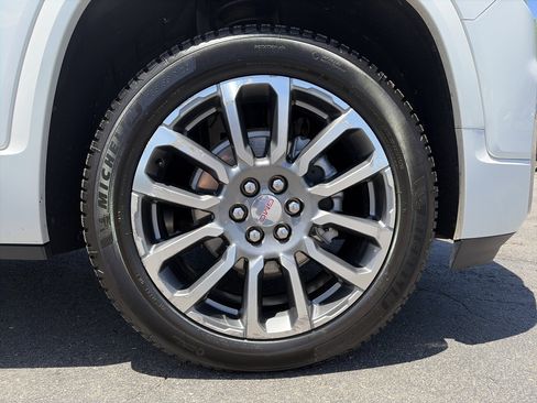 Used 2021 GMC Acadia Denali w/ Denali Ultimate Package AWD/4WD image 11