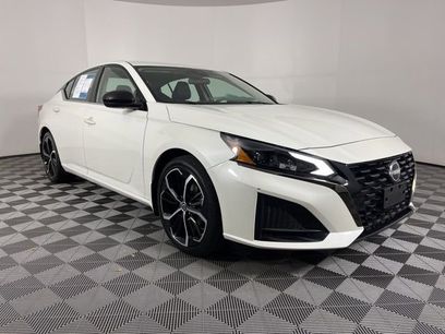 Used 2023 Nissan Altima 2.5 SR