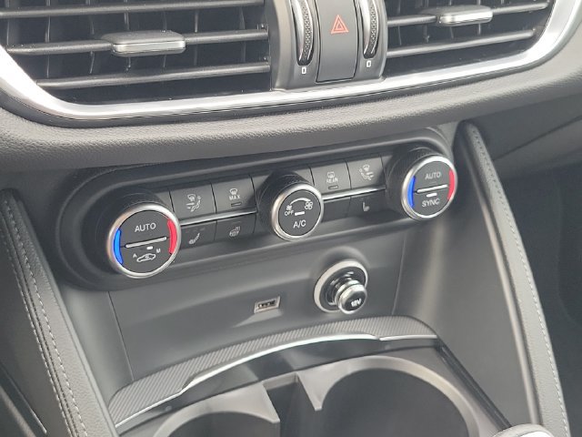 New 2025 Alfa Romeo Stelvio Sprint AWD/4WD image 21
