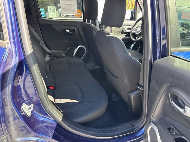 Used 2018 Jeep Renegade Latitude FWD image 8