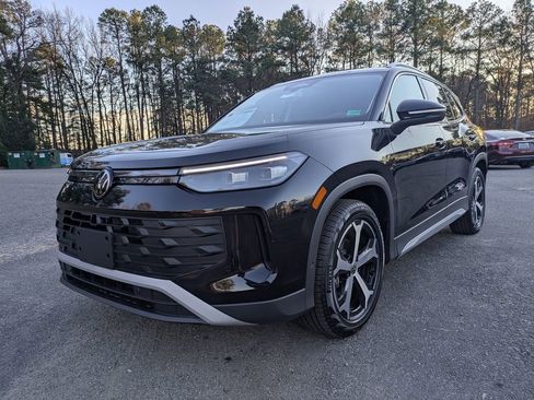 New 2026 Volkswagen Tiguan SE image 8