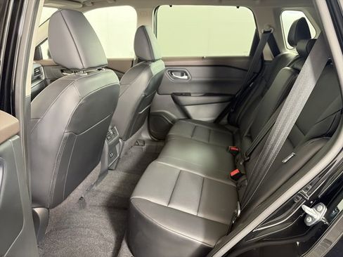 Certified 2023 Nissan Rogue SV w/ SV Premium B Package AWD/4WD image 7
