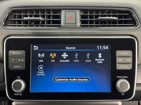 Used 2025 Nissan Leaf S image 22