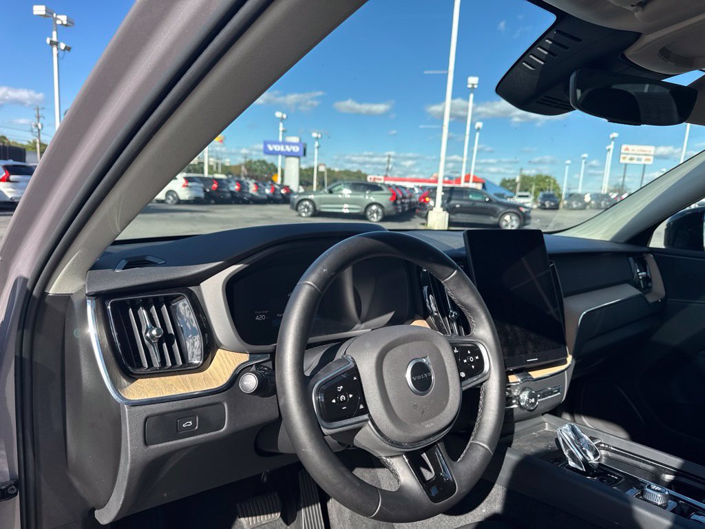 Used 2026 Volvo XC60 B5 Plus AWD/4WD image 10