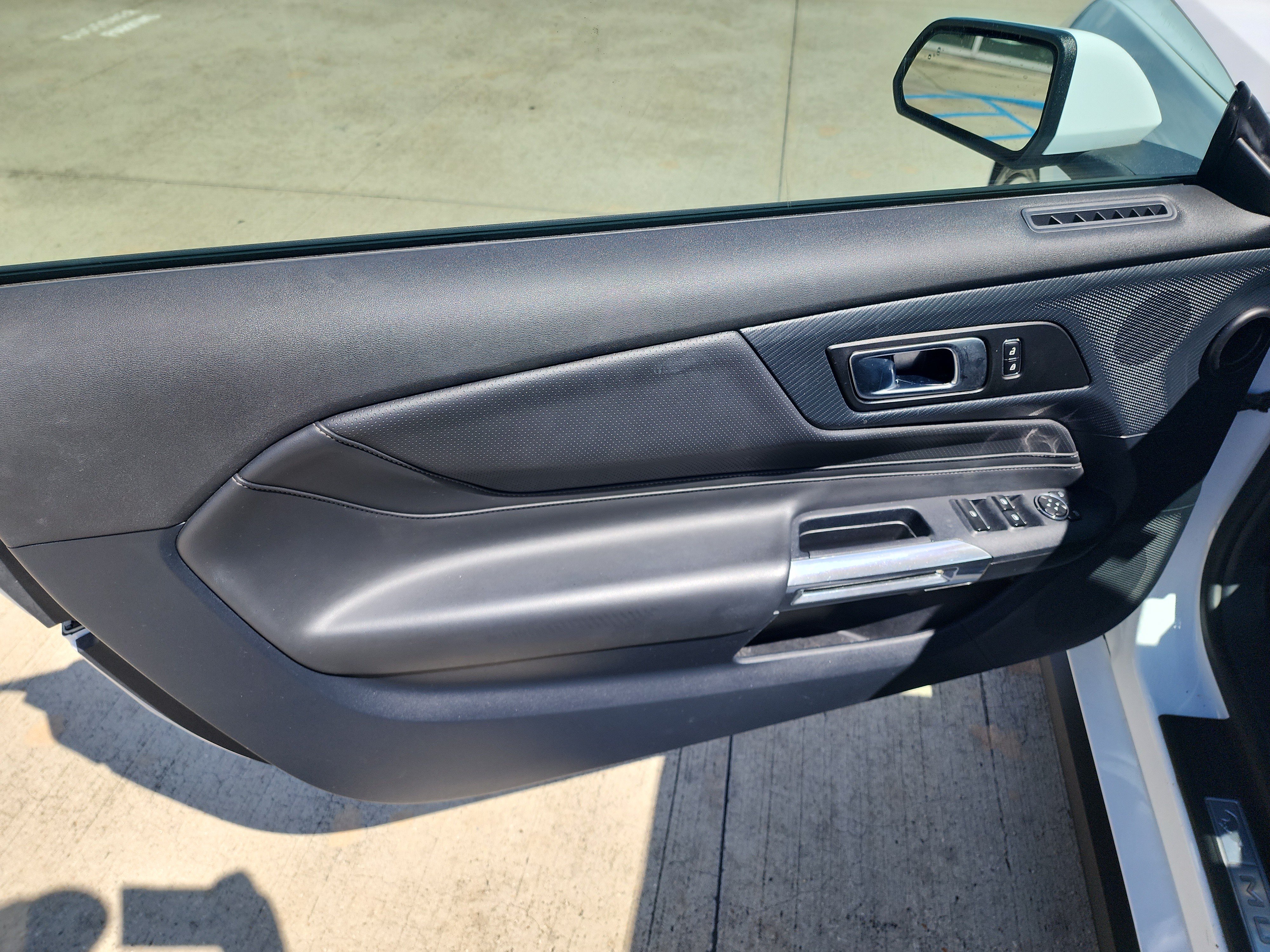 Used 2024 Ford Mustang GT Premium RWD image 7