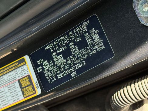 Used 2025 Kia Soul LX w/ LX Technology Package FWD image 29