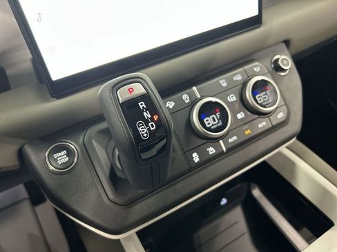 Used 2025 Land Rover Defender 90 S AWD/4WD image 19