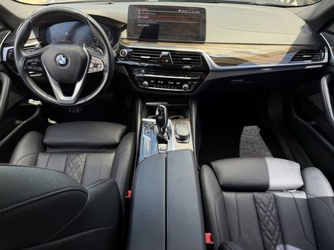 Used 2023 BMW 530i w/ Premium Package RWD image 10