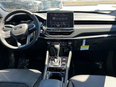 New 2026 Jeep Compass Latitude AWD/4WD image 17