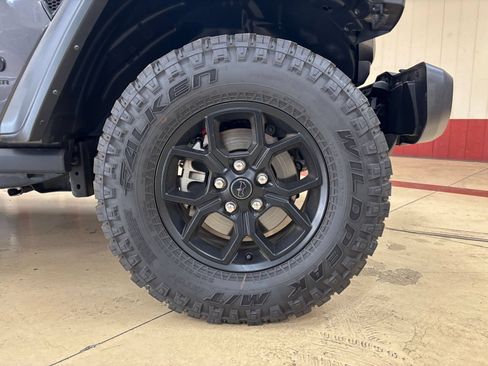 Used 2025 Jeep Wrangler Unlimited Sport AWD/4WD image 27