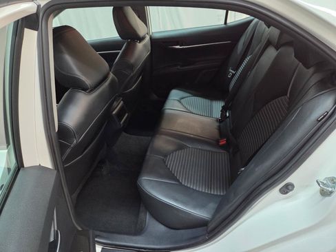 Used 2022 Toyota Camry SE FWD image 16