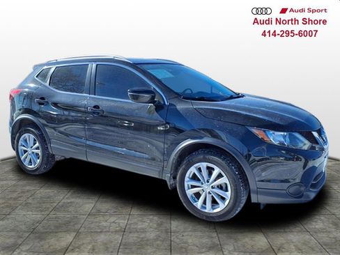 Used 2017 Nissan Rogue Sport SV image 1