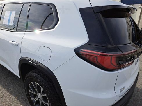 Certified 2025 GMC Acadia AT4 image 20