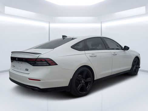 Used 2024 Honda Accord Sport image 3