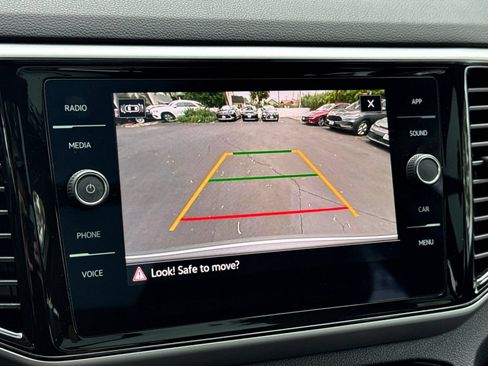 Used 2023 Volkswagen Atlas Cross Sport SE w/ Panoramic Sunroof Package FWD image 20