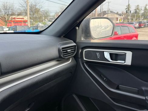 Used 2020 Ford Explorer XLT w/ Comfort Package image 22