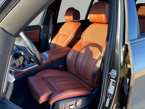 Used 2025 BMW X7 M60i AWD/4WD image 8