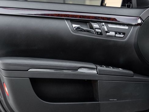 Used 2011 Mercedes-Benz S 550 image 17