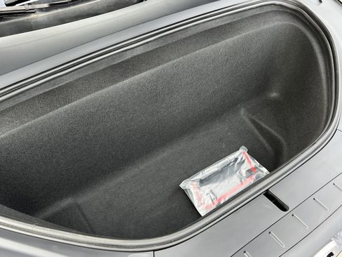 Used 2023 Tesla Model X image 33