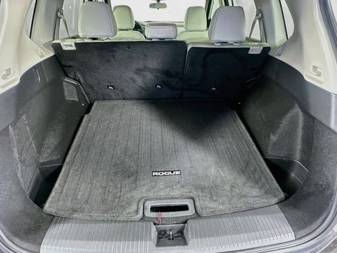 Used 2023 Nissan Rogue SV w/ SV Premium B Package FWD image 28