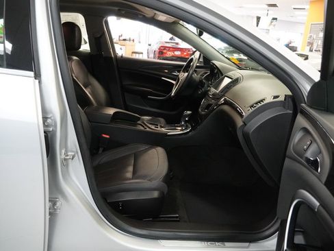 Used 2016 Buick Regal FWD image 10