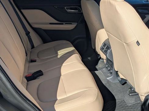 Used 2019 Jaguar F-PACE Premium image 20