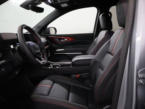 New 2026 Chevrolet Traverse RS w/ LPO, Floor Liner Package AWD/4WD image 12