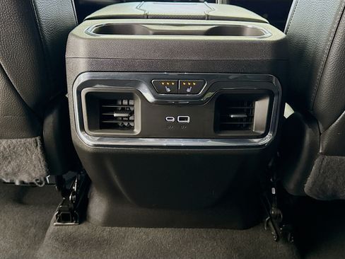 Used 2024 GMC Sierra 3500 Denali w/ Denali Reserve Package AWD/4WD image 29