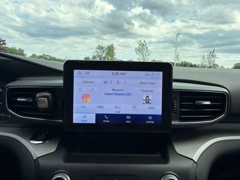Used 2020 Ford Explorer XLT w/ Equipment Group 202A AWD/4WD image 32