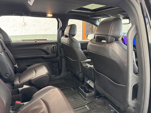 Certified 2025 Toyota Sienna XSE image 45