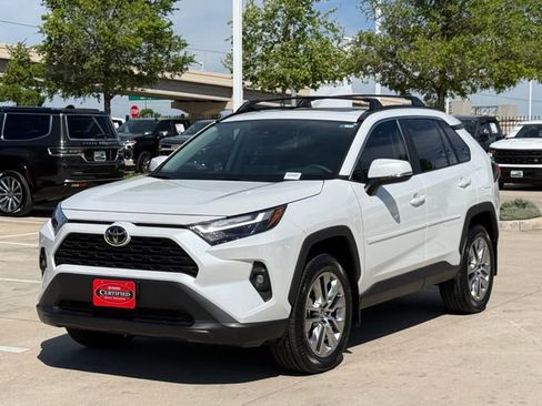 Used 2025 Toyota RAV4 XLE Premium w/ Weather Package image 7