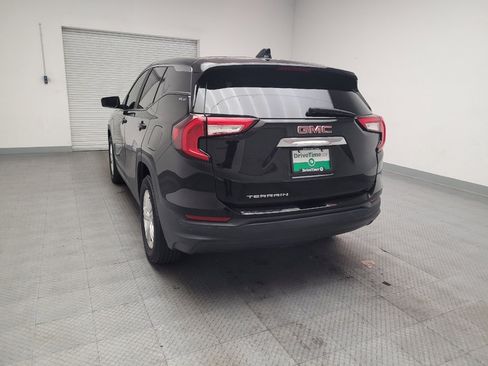 Used 2022 GMC Terrain SLE image 6