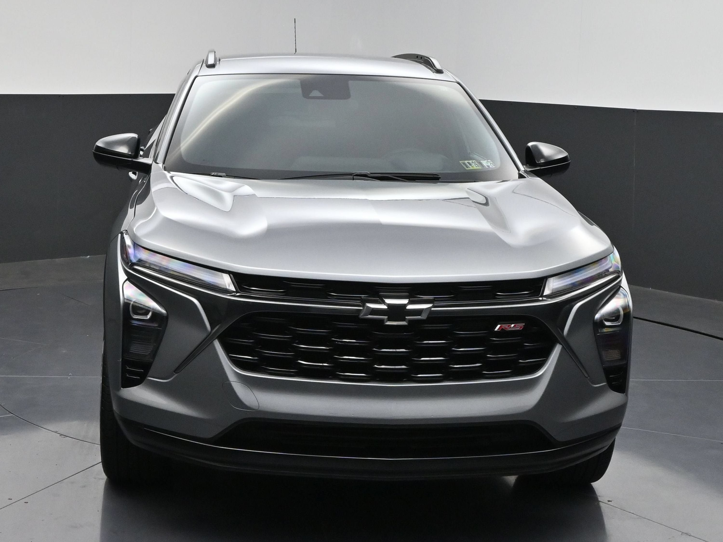 Used 2025 Chevrolet Trax RS w/ Driver Confidence Package FWD image 3