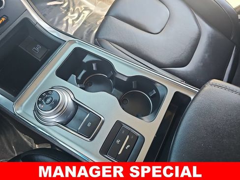 Used 2022 Ford Edge Titanium AWD/4WD image 24