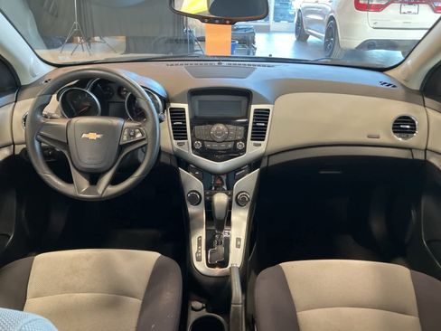 Used 2015 Chevrolet Cruze LS image 20
