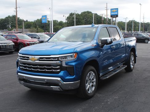 Certified 2022 Chevrolet Silverado 1500 LTZ w/ Technology Package AWD/4WD image 8