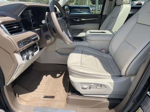 Certified 2021 GMC Yukon Denali w/ Denali Premium Package AWD/4WD image 14