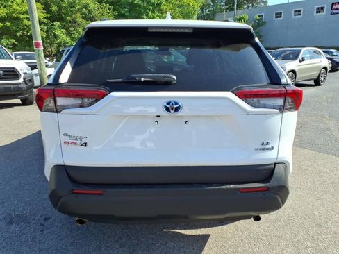 Used 2021 Toyota RAV4 LE AWD/4WD image 4