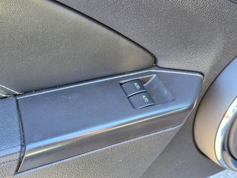 Used 2010 Ford Mustang GT Premium image 18