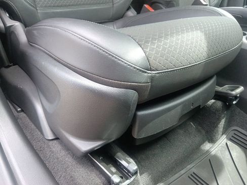 Used 2022 Buick Encore Preferred w/ Safety Package AWD/4WD image 30