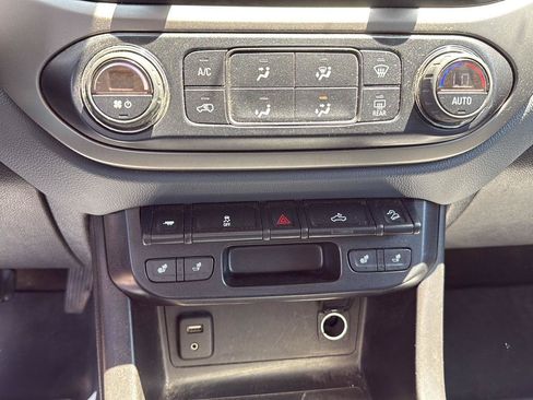 Used 2016 Chevrolet Colorado Z71 AWD/4WD image 14