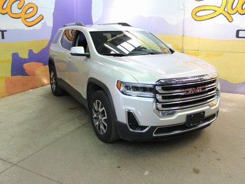 Used 2020 GMC Acadia SLE image 2