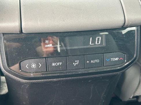 Used 2022 Toyota Highlander Limited image 24