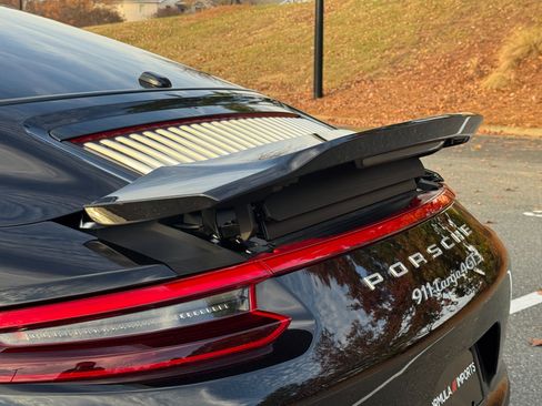 Used 2019 Porsche 911 image 31