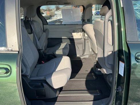 Used 2024 Toyota Sienna LE image 24